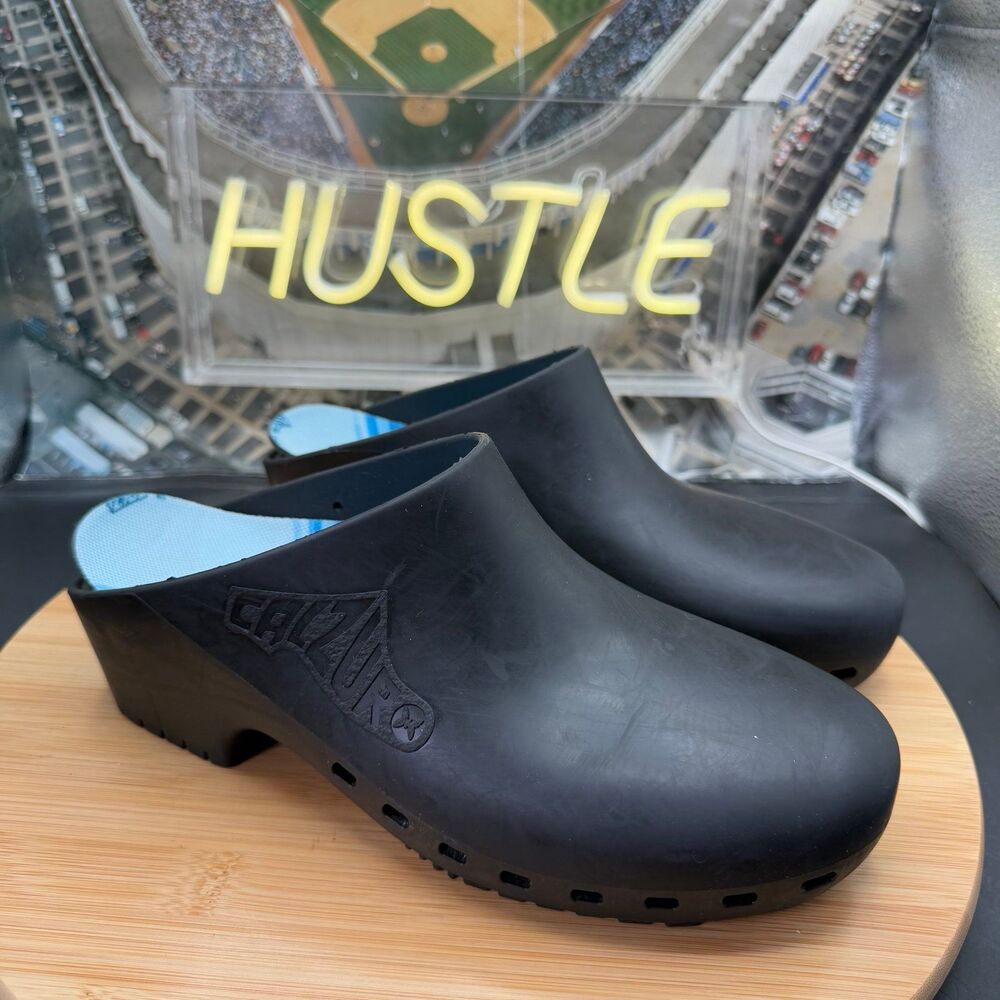 Calzuro Adult Classic Clogs without holes Black EU Size 39-40